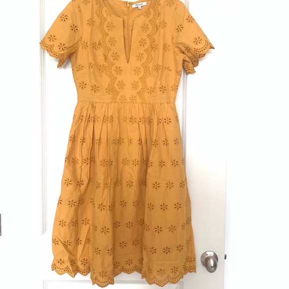 HP🧚🏼 Scalloped Eyelet Midi Dress - Picture 4 of 7